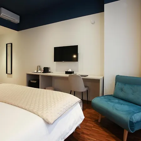 Cvm 19 Hotel *