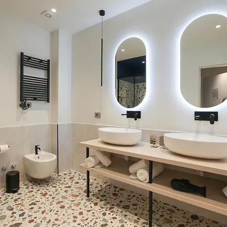 Cvm 19 Hotel Mediolan